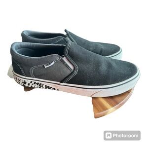 Men’s Vans slip on sneakers